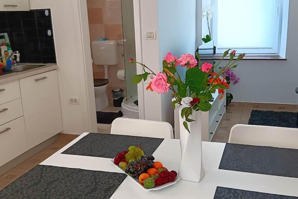 Lovely Apartment Morje - Koper Old Town ภายนอก รูปภาพ