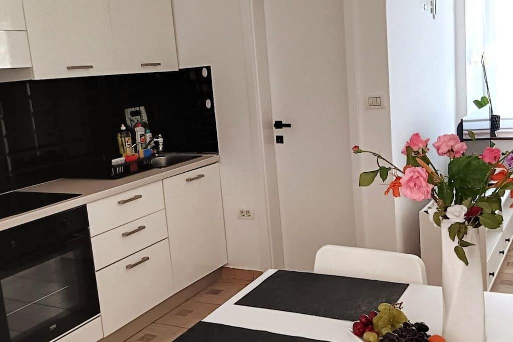Lovely Apartment Morje - Koper Old Town ภายนอก รูปภาพ