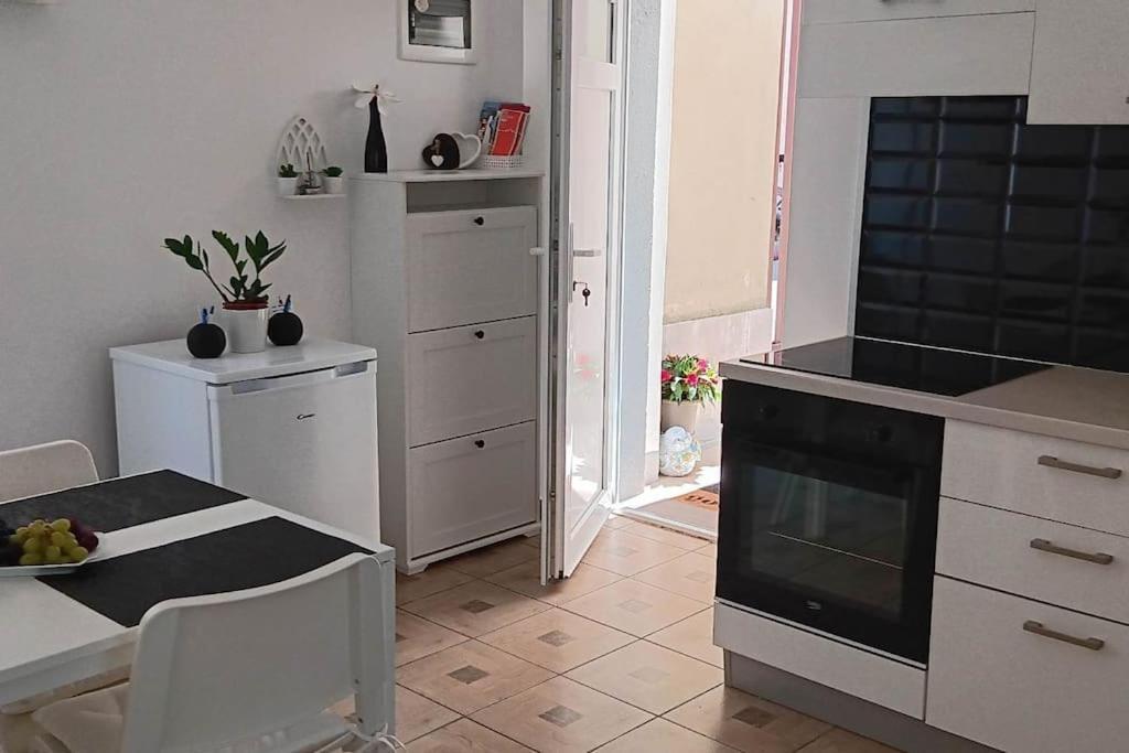 Lovely Apartment Morje - Koper Old Town ภายนอก รูปภาพ